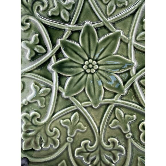 Tii Collections Moss Green Embossed Ceramic Plate 10.5" Art Nouveau Style #W3240 - Picture 3 of 5